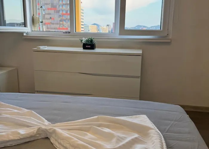 Square View Apartman *