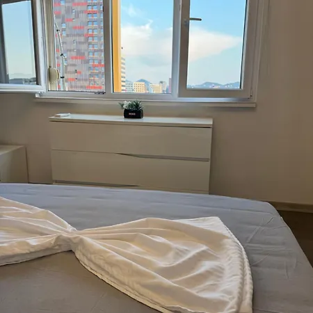 Square View Apartment *