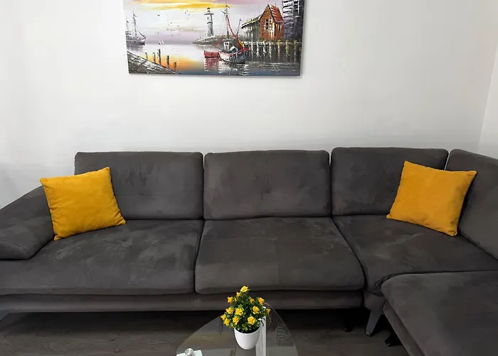 Square View 티라나